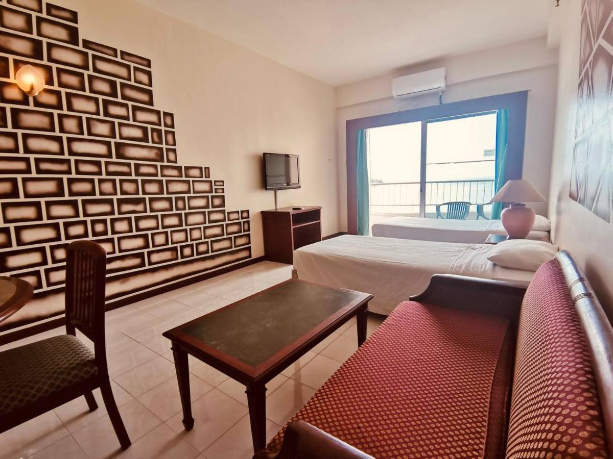 Seaview Deluxe Studio Couples Room S Tanjung Bungah (Penang) Exterior foto